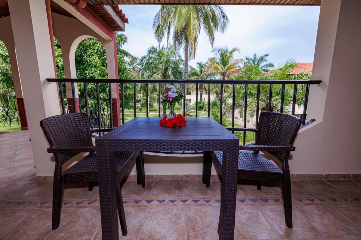 Ocean Bay Hotel & Resort Bakau Exteriör bild