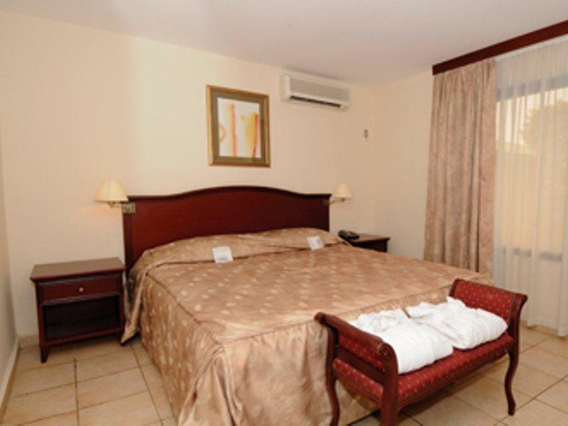 Ocean Bay Hotel & Resort Bakau Exteriör bild