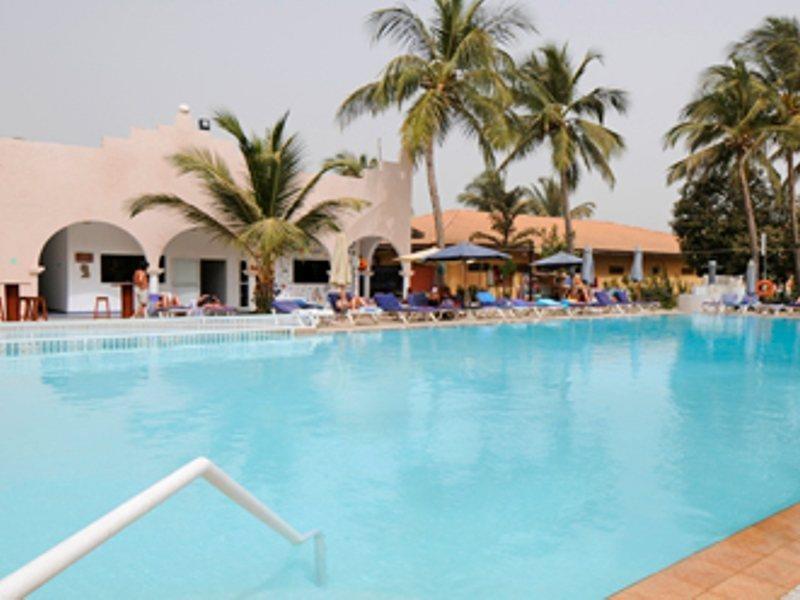 Ocean Bay Hotel & Resort Bakau Exteriör bild