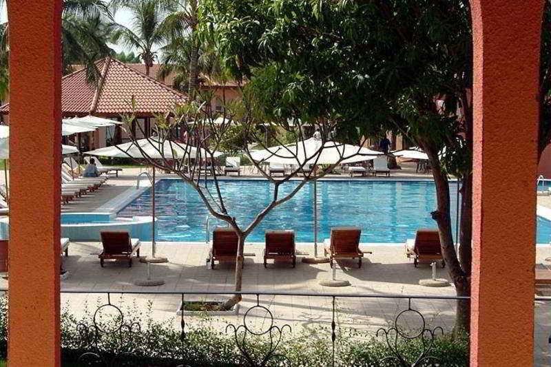 Ocean Bay Hotel & Resort Bakau Exteriör bild