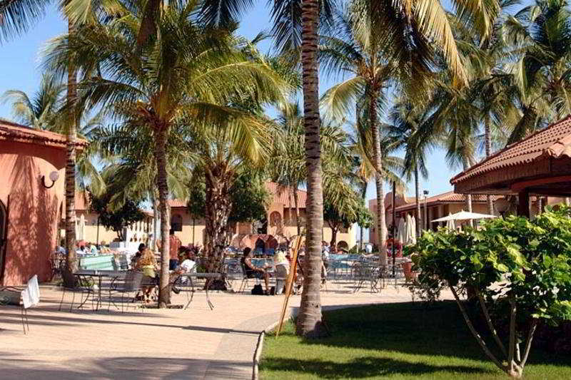 Ocean Bay Hotel & Resort Bakau Exteriör bild