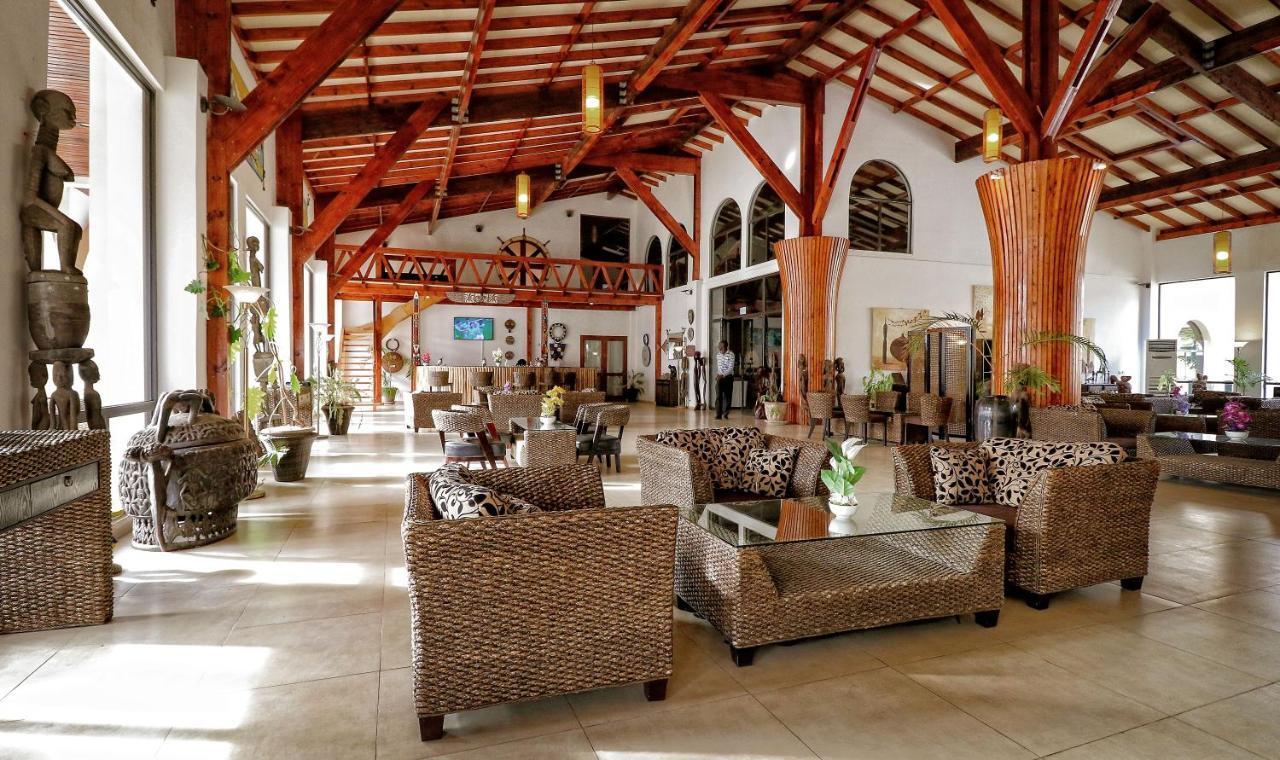 Ocean Bay Hotel & Resort Bakau Exteriör bild